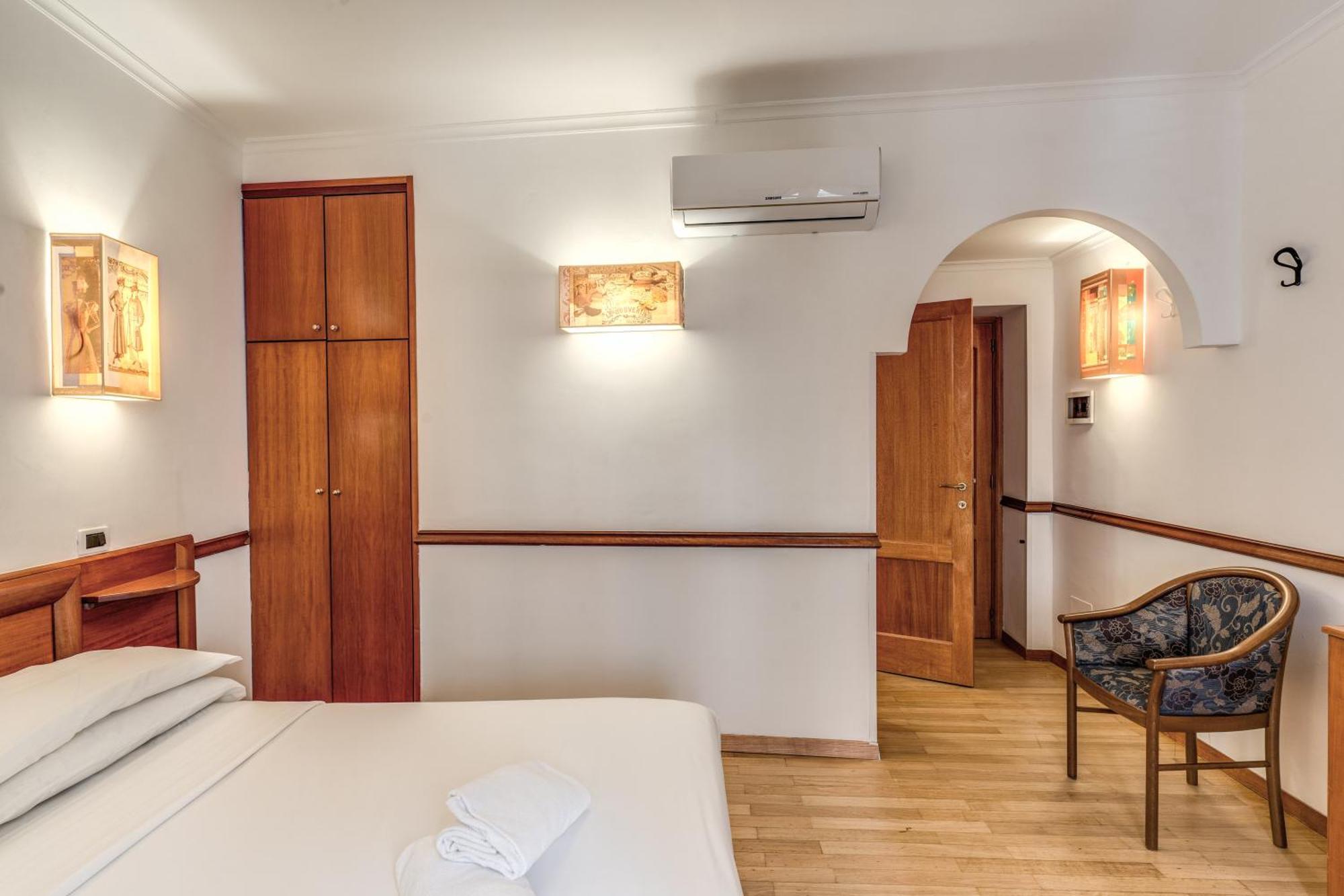Hotel Santa Prassede Roma Exterior foto